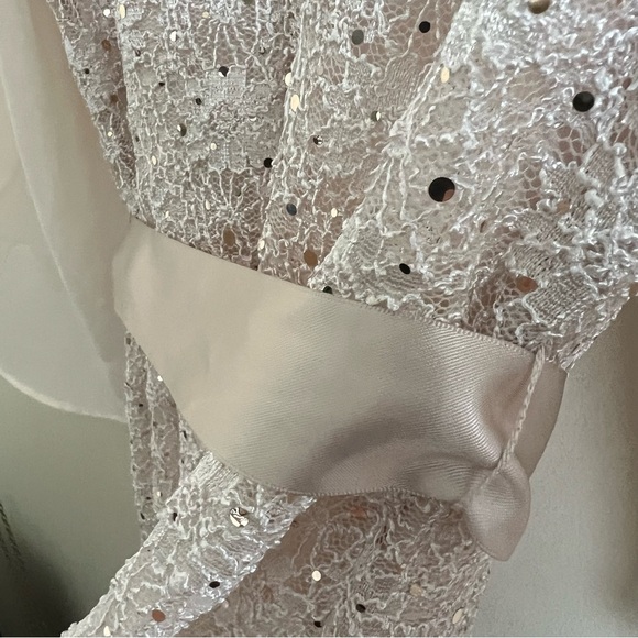 Cream dressy blouse belted sequins lace flowing sleeves. - Picture 8 of 8